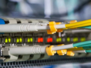 How to Choose OM1 Fiber Optic פֿאָרױס: A Comprehensive Guide to Brands & Model Comparisons