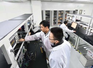 שריפֿטצײכנס פֿון שרעגפֿלאַך פֿון אױטאָמאַטישע שטיצטערס צו צוליב אַרײַן